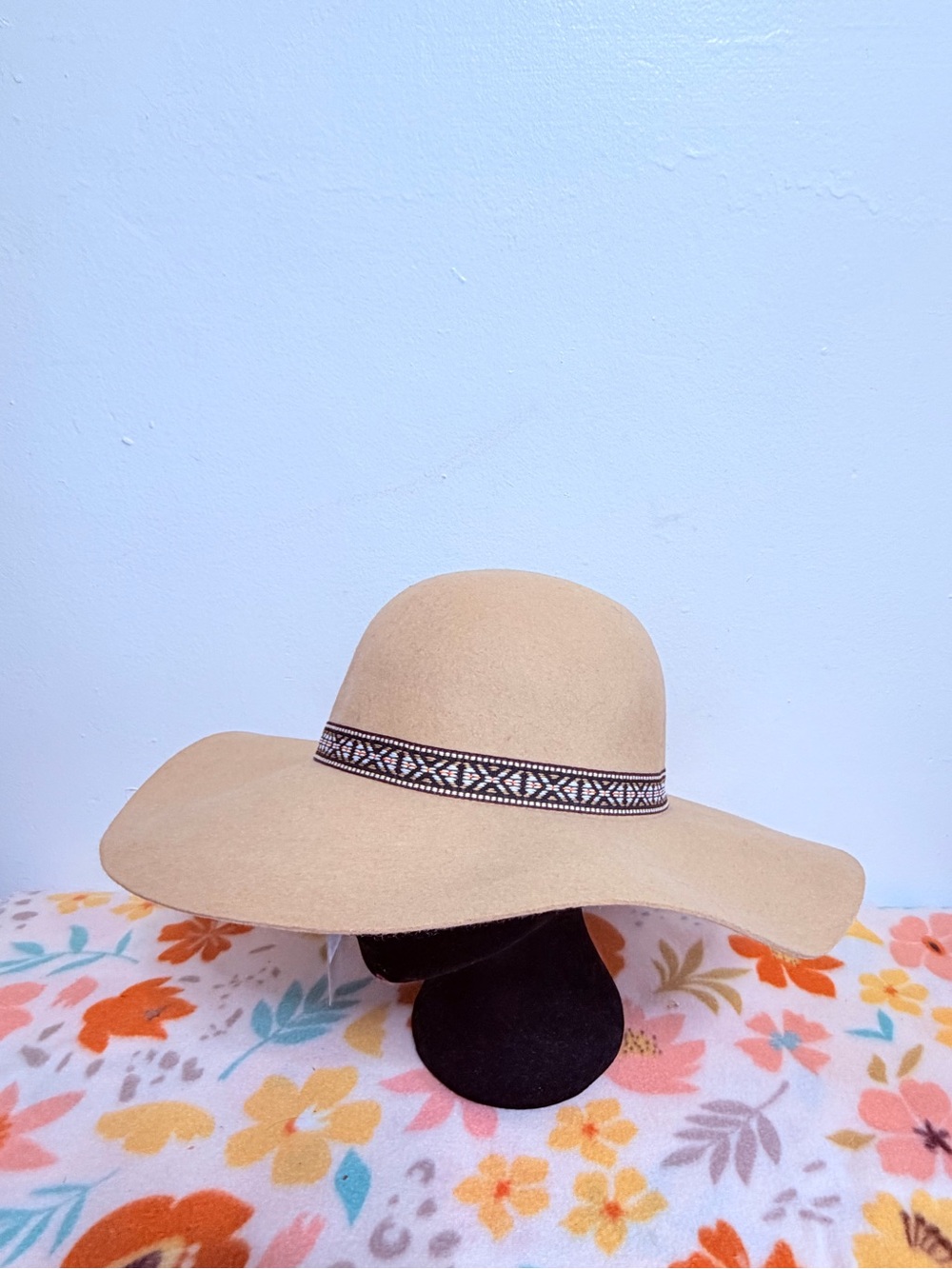 BearPaw Beige Wide Brim Felt Sun Hat with Patterned Band